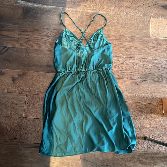 Emerald green cocktail dress, bcbg generation, xs - Picture 5 of 8